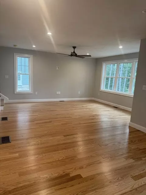 Living - 27 James Rd #4, Upton, MA 01568 photo 2 of 4