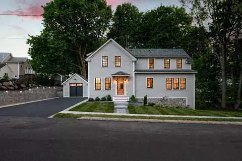 1 Stanley Ave, Newburyport, MA 01950