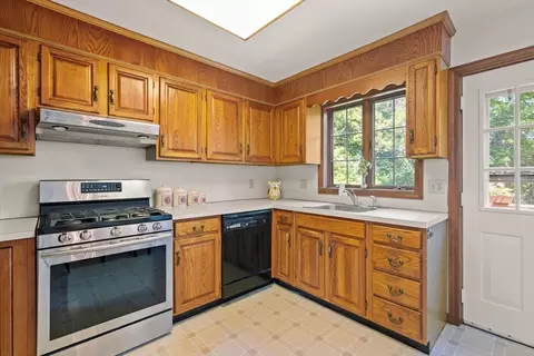 Kitchen - 45 Anthony Ln, Dedham, MA 02026 photo 2 of 3
