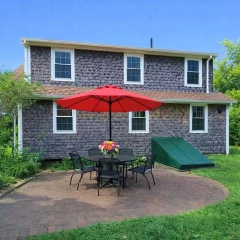4 Meadow Ln, Walpole, MA 02081 photo 3