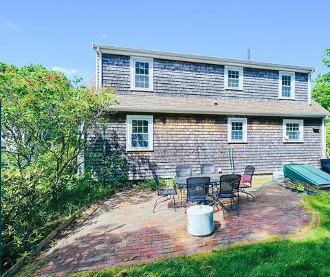 4 Meadow Ln, Walpole, MA 02081 photo 4
