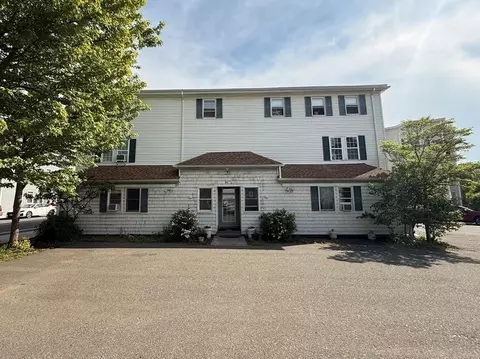 81 Cabot St #1M, Beverly, MA 01915