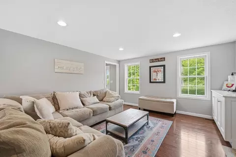 11 Eileen Ave, Clinton, MA 01510 photo 4