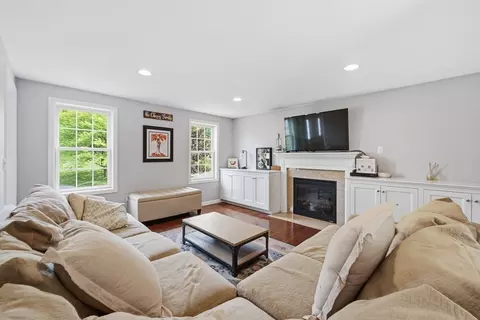 11 Eileen Ave, Clinton, MA 01510 photo 5