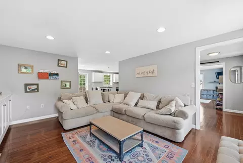 11 Eileen Ave, Clinton, MA 01510 photo 3