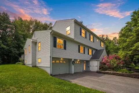 189 Pondview Dr, Amherst, MA 01002