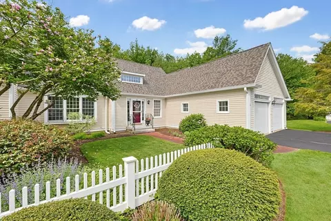 6 Trellis Cir #6, Pembroke, MA 02359