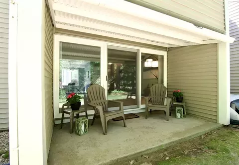 264 Nassau Dr #264, Springfield, MA 01129 photo 4