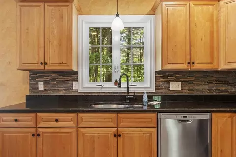 4 Forest St, Georgetown, MA 01833 photo 12