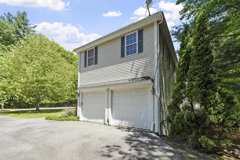 4 Forest St, Georgetown, MA 01833 photo 2