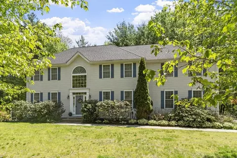 4 Forest St, Georgetown, MA 01833 photo 3