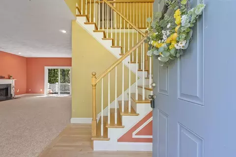 4 Forest St, Georgetown, MA 01833 photo 4