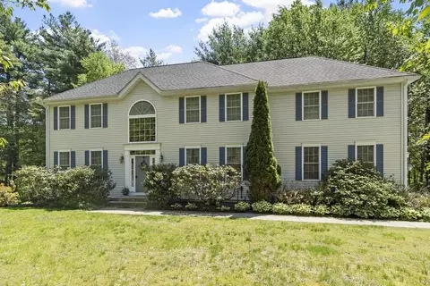 4 Forest St, Georgetown, MA 01833