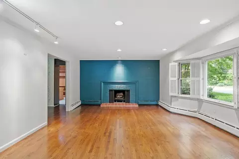 Living - 10 Dick Dr, Worcester, MA 01609 photo 2 of 3