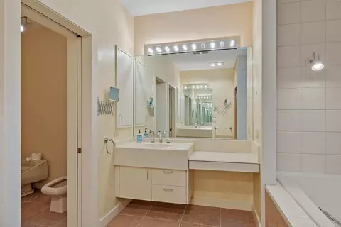 Bath - 10 Dick Dr, Worcester, MA 01609 photo 2 of 6