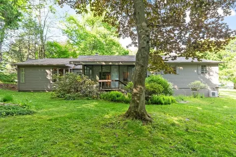 Exterior - 10 Dick Dr, Worcester, MA 01609 photo 6 of 8