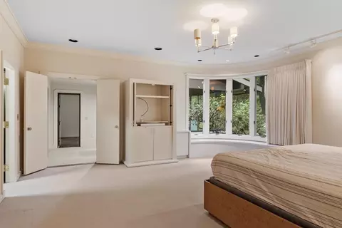 Bedroom - 10 Dick Dr, Worcester, MA 01609 photo 1 of 8