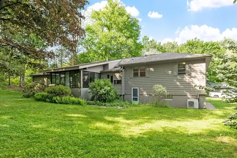 Exterior - 10 Dick Dr, Worcester, MA 01609 photo 4 of 8