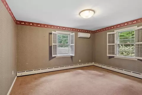 Bedroom - 10 Dick Dr, Worcester, MA 01609 photo 6 of 8