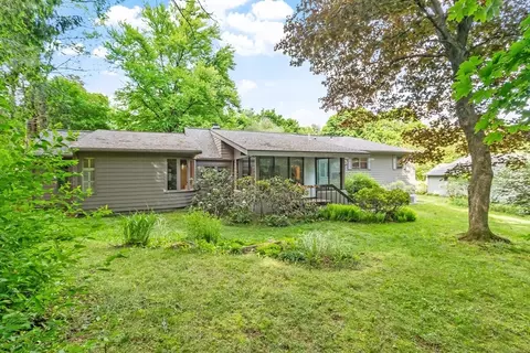Exterior - 10 Dick Dr, Worcester, MA 01609 photo 5 of 8