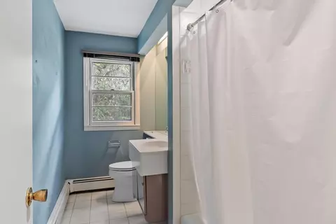 Bath - 10 Dick Dr, Worcester, MA 01609 photo 5 of 6