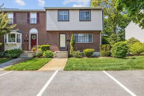 399 Pond St #B8, Braintree, MA 02184