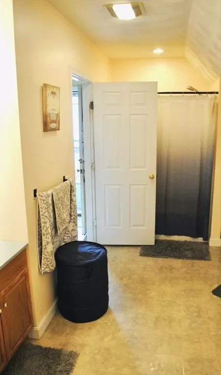 Bath - 40 Wright St, Stoneham, MA 02180 photo 3 of 3