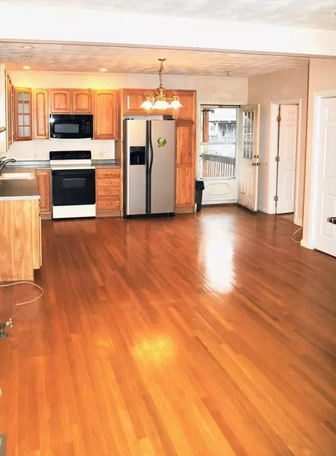 Kitchen - 40 Wright St, Stoneham, MA 02180 photo 1 of 5