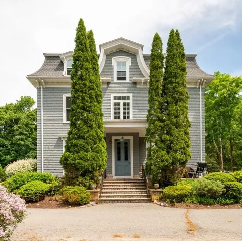 25 Poplar St #5A, Ipswich, MA 01938