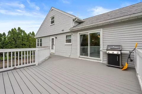 Exterior - 32 Oak St, Stoneham, MA 02180 photo 2 of 6