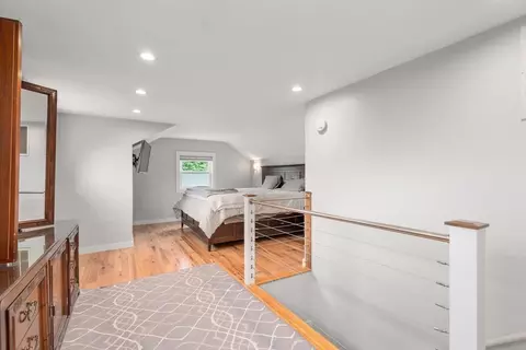 Entry Way - 32 Oak St, Stoneham, MA 02180 photo 3 of 3