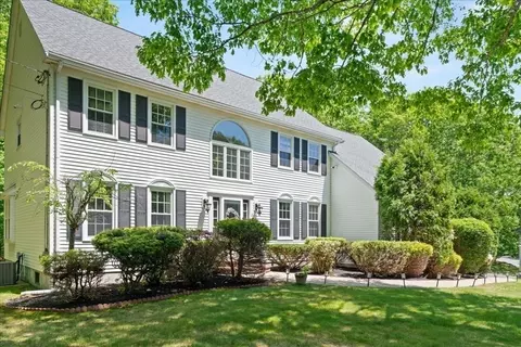 2 Harrison Pl, Franklin, MA 02038 photo 2