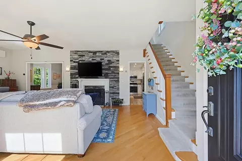 9 Commonwealth Ave, Dedham, MA 02026 photo 2
