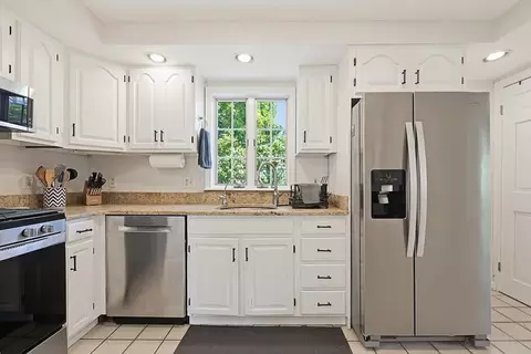 9 Commonwealth Ave, Dedham, MA 02026 photo 13