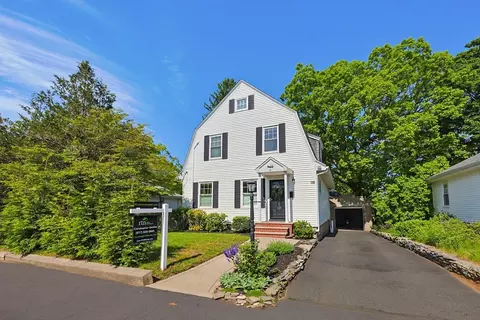 9 Commonwealth Ave, Dedham, MA 02026