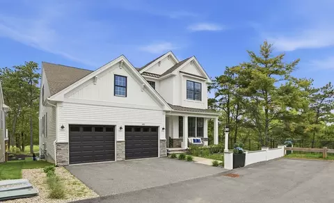 48 Briarwood, Plymouth, MA 02360