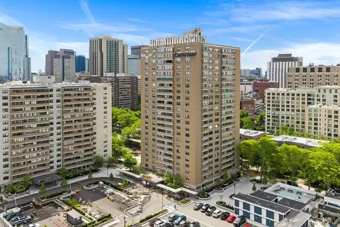 8 Whittier Pl #14F, Boston, MA 02114