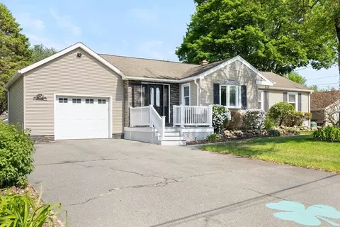 67 Robak Dr, Chicopee, MA 01020