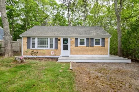 13 Coach House Ln, Dennis, MA 02660