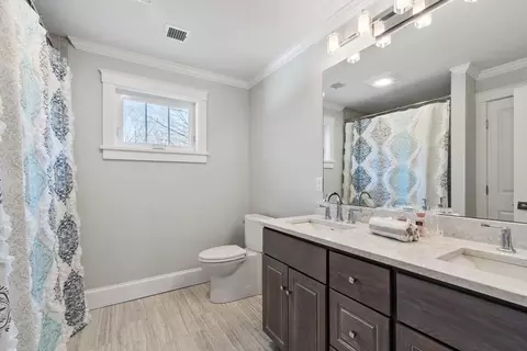 Bath - 3 Toronto Ave, Gloucester, MA 01930 photo 3 of 4