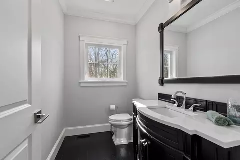 Bath - 3 Toronto Ave, Gloucester, MA 01930 photo 1 of 4