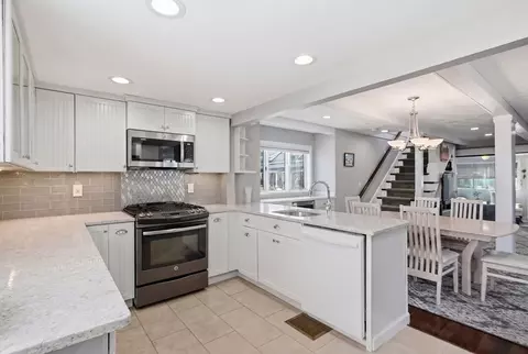 27 Billows St, Winthrop, MA 02152