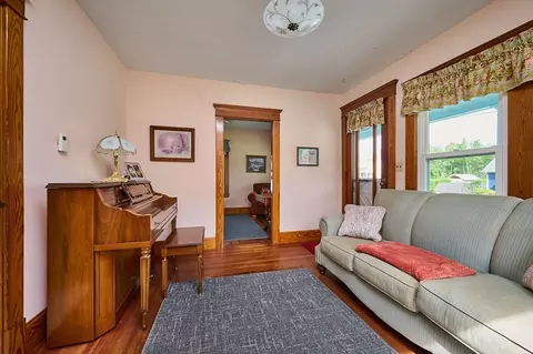 52 Knipfer Ave, Easthampton, MA 01027 photo 5