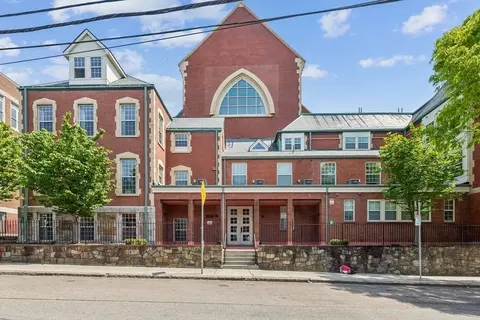 225 Dorchester St #27, Boston, MA 02127