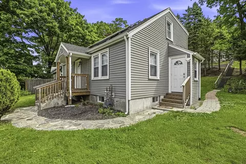 39 Pinehurst, Auburn, MA 01501