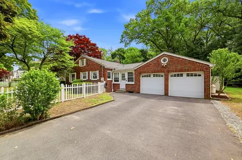 130 Connecticut Ave, Springfield, MA 01104