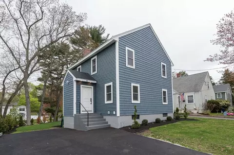 48 Macarthur Rd, Stoneham, MA 02180