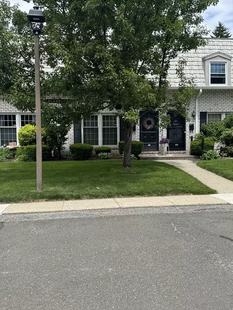 29 Plantation Dr #29, Agawam, MA 01001