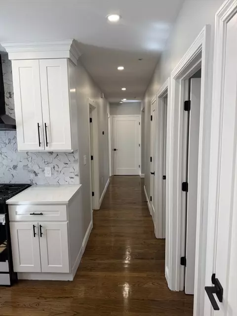 60-62 Wellsmere Rd #2, Roslindale, MA 02131
