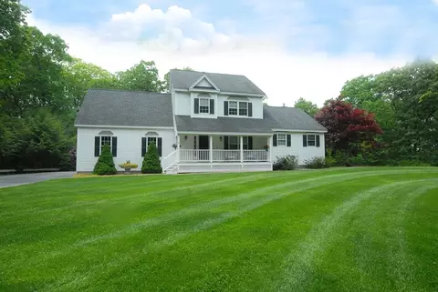 8 Barton Rd, Harvard, MA 01451